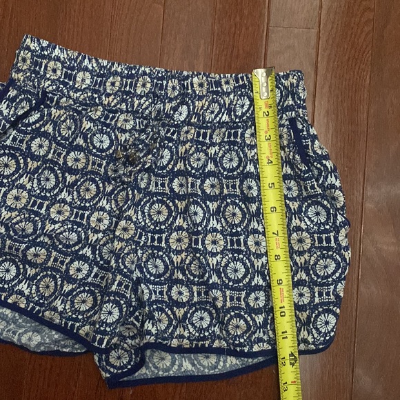 Blue Patterned Flowy Boho Shorts - Picture 8 of 10